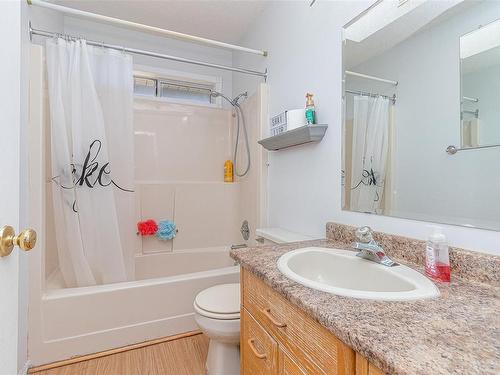 6006 Sunset Rd, Nanaimo, BC - Indoor Photo Showing Bathroom