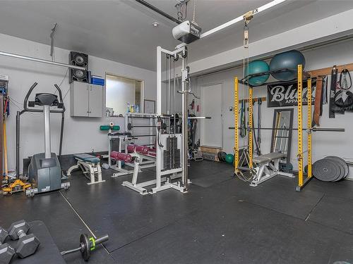 6006 Sunset Rd, Nanaimo, BC - Indoor Photo Showing Gym Room