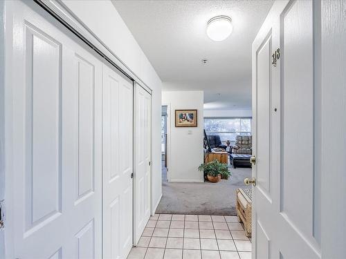 318-1685 Estevan Rd, Nanaimo, BC - Indoor Photo Showing Other Room