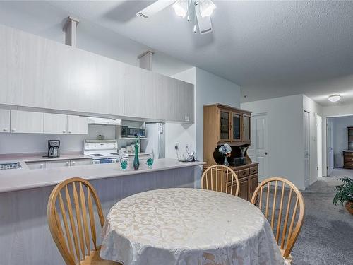 318-1685 Estevan Rd, Nanaimo, BC - Indoor Photo Showing Dining Room