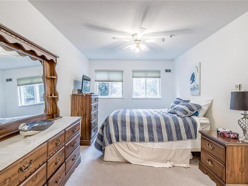 318-1685 Estevan Rd, Nanaimo, BC - Indoor Photo Showing Bedroom