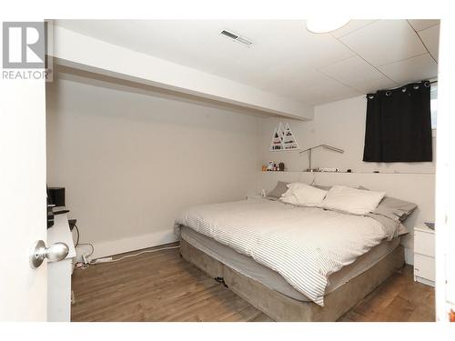 2703 15 Street, Vernon, BC - Indoor Photo Showing Bedroom