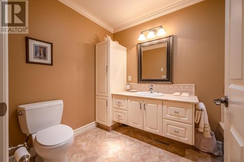 2514 Evergreen Drive, Penticton, BC - Indoor Photo Showing Bathroom