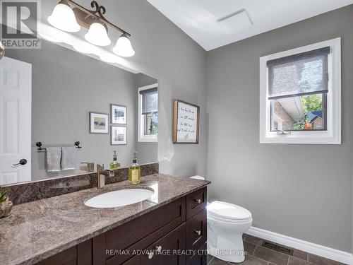 48 Pheasant Trail, Middlesex Centre, ON - Indoor Photo Showing Bathroom
