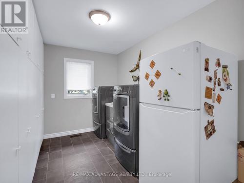 48 Pheasant Trail, Middlesex Centre, ON - Indoor Photo Showing Laundry Room