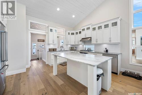 5153 Aviator Crescent, Regina, SK - Indoor Photo Showing Kitchen With Stainless Steel Kitchen With Upgraded Kitchen