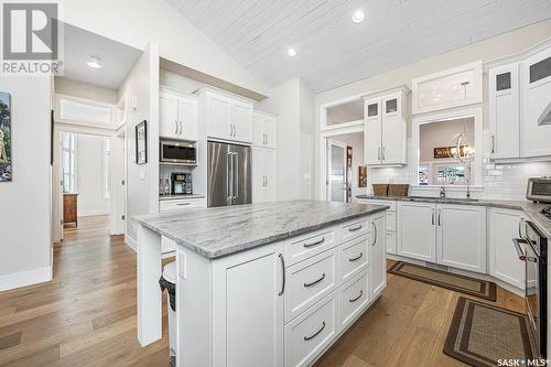 5153 Aviator Crescent, Regina, SK - Indoor Photo Showing Kitchen With Upgraded Kitchen