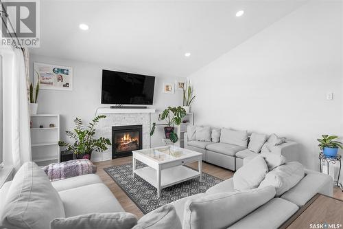 291 Eaton Crescent, Saskatoon, SK - Indoor Photo Showing Living Room With Fireplace