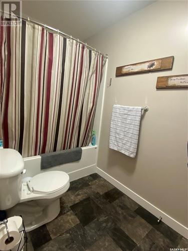 C 2419 Henderson Drive, North Battleford, SK - Indoor Photo Showing Bathroom