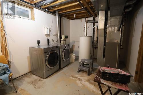 2496 Hamelin Street, North Battleford, SK - Indoor Photo Showing Laundry Room