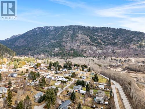 2593 Bwater Rd Road, Castlegar, BC 