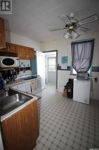 564 1St Street W, Shaunavon, SK - Indoor Photo Showing Kitchen