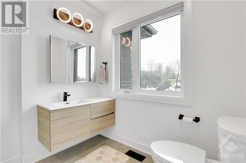 257 Garneau Street, Ottawa, ON - Indoor Photo Showing Bathroom