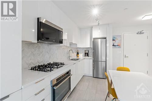 570 De Mazenod Avenue Unit#603, Ottawa, ON - Indoor Photo Showing Kitchen With Upgraded Kitchen
