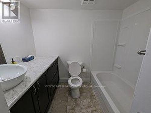 #208 -500 Westmount Rd W, Kitchener, ON - Indoor Photo Showing Bathroom