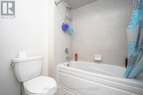 44 Mullholland Avenue, Cambridge, ON - Indoor Photo Showing Bathroom