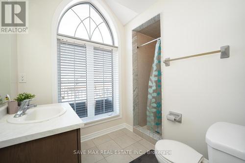 44 Mullholland Ave, Cambridge, ON - Indoor Photo Showing Bathroom