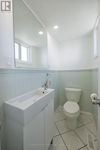 145 Banbury Road, London, ON - Indoor Photo Showing Bathroom