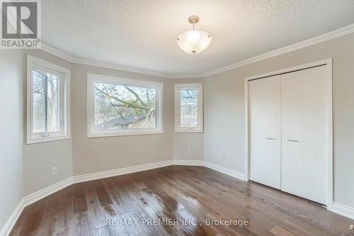 31 Stock Crt, Cambridge, ON - Indoor Photo Showing Other Room