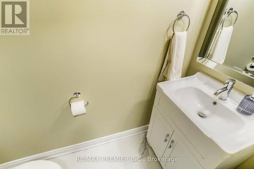 31 Stock Crt, Cambridge, ON - Indoor Photo Showing Bathroom