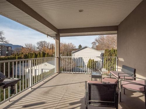 1374 Mcinnes Avenue, Kelowna, BC - Outdoor With Deck Patio Veranda With Exterior