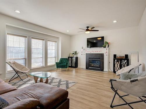 1374 Mcinnes Avenue, Kelowna, BC - Indoor Photo Showing Living Room With Fireplace
