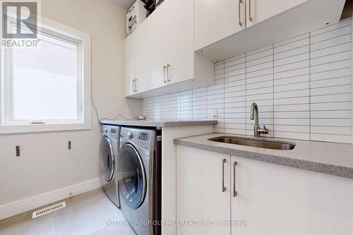 1086 Gardner Avenue, Mississauga, ON - Indoor Photo Showing Laundry Room