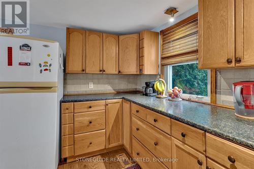 30 Lawrence St S, Kawartha Lakes, ON - Indoor Photo Showing Kitchen