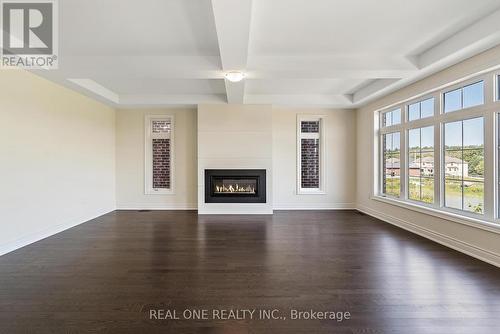16 Plank Road, Bradford West Gwillimbury, ON - Indoor Photo Showing Living Room With Fireplace