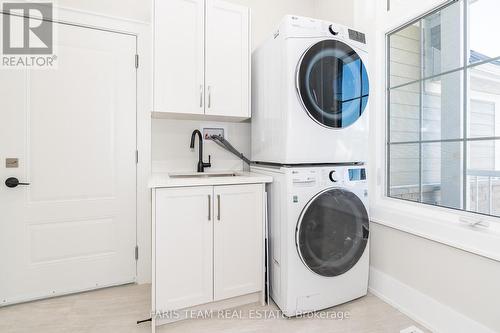 5-9 Dock Lane, Tay, ON - Indoor Photo Showing Laundry Room