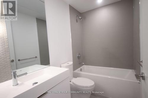 #722 -33 Helendale Ave, Toronto, ON - Indoor Photo Showing Bathroom