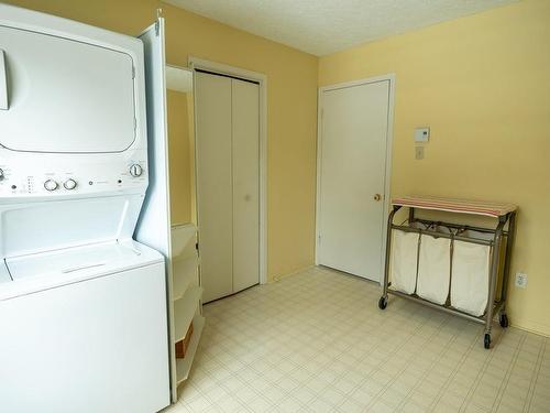Bathroom - 71 Rue Beausite, Val-Des-Sources, QC - Indoor Photo Showing Laundry Room