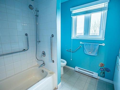 Salle de bains - 71 Rue Beausite, Val-Des-Sources, QC - Indoor Photo Showing Bathroom