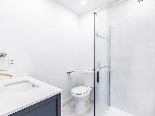 Bathroom - 137 Rue Terry-Fox, Kirkland, QC - Indoor Photo Showing Bathroom