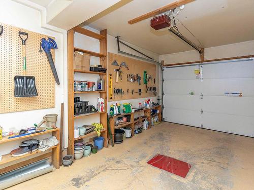 Garage - 137 Rue Terry-Fox, Kirkland, QC - Indoor Photo Showing Garage
