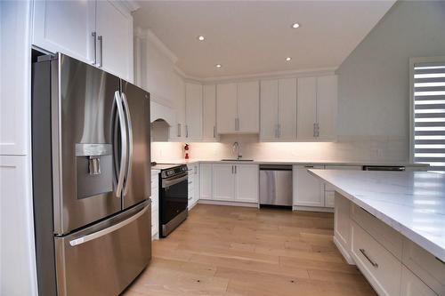 1282 Scenic Drive, Ancaster, ON - Indoor Photo Showing Kitchen With Upgraded Kitchen