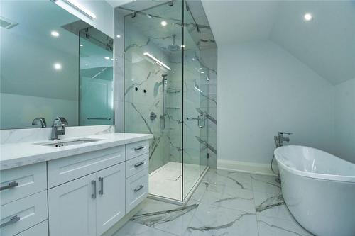 1282 Scenic Drive, Ancaster, ON - Indoor Photo Showing Bathroom