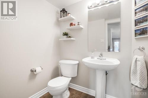 633 Lakeridge Drive, Orleans, ON - Indoor Photo Showing Bathroom