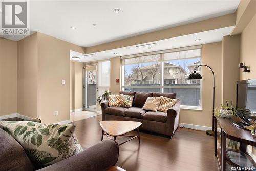 103 2300 Broad Street, Regina, SK - Indoor Photo Showing Living Room