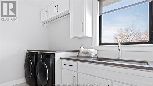376 Robson Road, Leamington, ON - Indoor Photo Showing Laundry Room