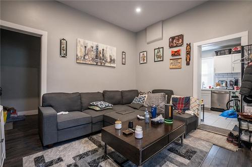 47 Wellington Street S, Hamilton, ON - Indoor Photo Showing Living Room
