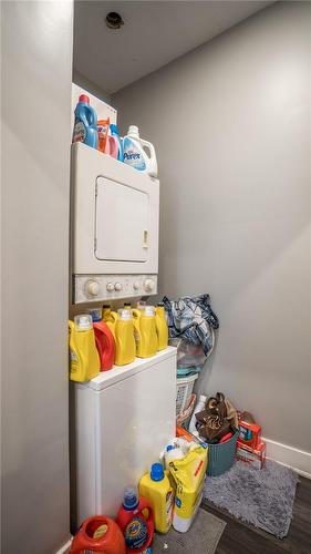47 Wellington Street S, Hamilton, ON - Indoor Photo Showing Laundry Room