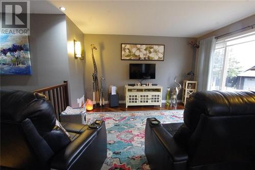 619 Bonin Street, Azilda, ON - Indoor Photo Showing Living Room