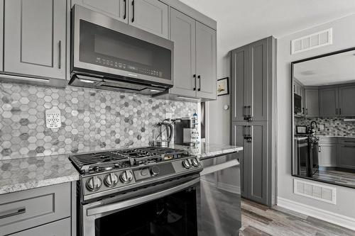 33 Dover Street, Dunnville, ON - Indoor Photo Showing Kitchen