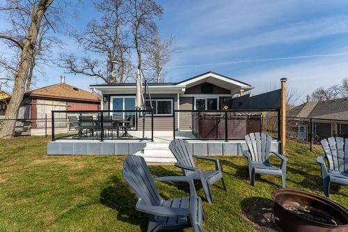 33 Dover Street, Dunnville, ON - Outdoor With Deck Patio Veranda