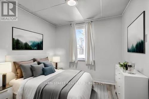 105 John St, Barrie, ON - Indoor Photo Showing Bedroom