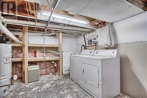 105 John St, Barrie, ON - Indoor Photo Showing Laundry Room