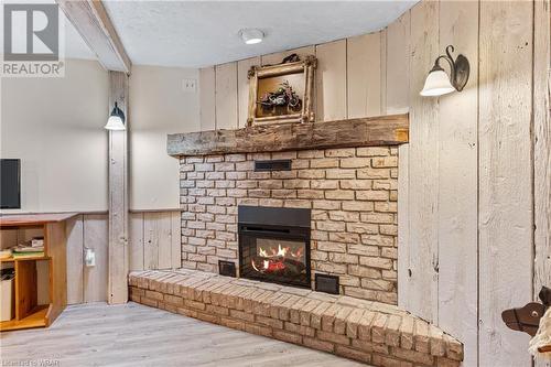 38 Crest Court, Cambridge, ON - Indoor With Fireplace