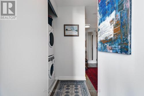 #Sph1702 -17 Dundonald St, Toronto, ON - Indoor Photo Showing Laundry Room