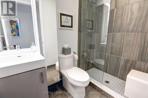 #Sph1702 -17 Dundonald St, Toronto, ON - Indoor Photo Showing Bathroom
